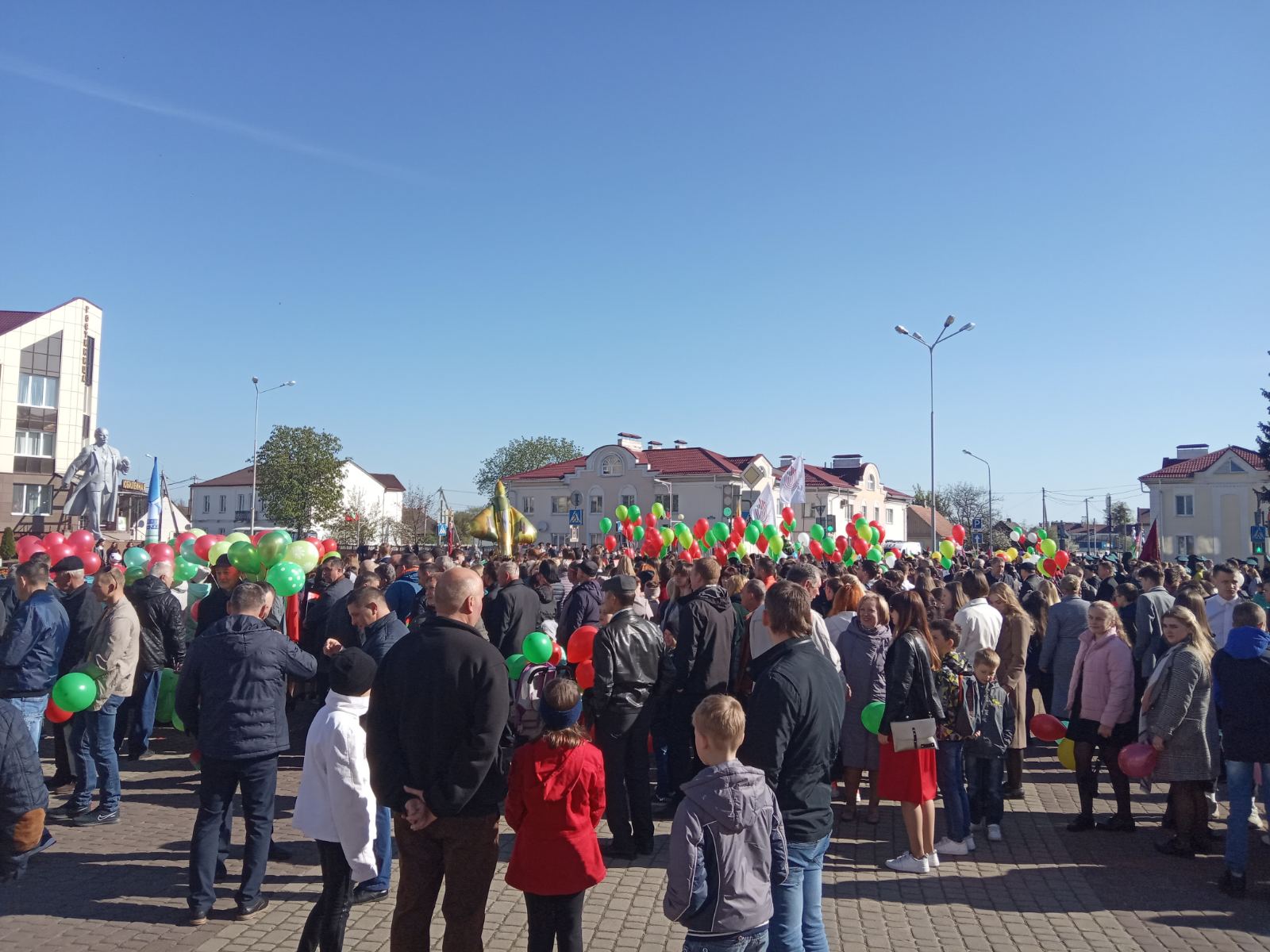 Митинг на площади